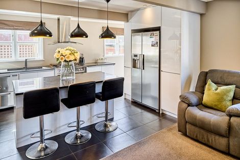 Photo of property in 44 Airlie Road, Plimmerton, Porirua, 5026