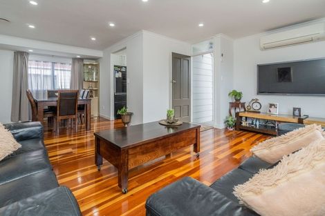 Photo of property in 45a Butley Drive, Farm Cove, Auckland, 2012