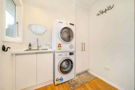 Photo of property in 27 Stephen Street, Trentham, Upper Hutt, 5018