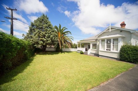 Photo of property in 35 Roberton Road, Avondale, Auckland, 1026