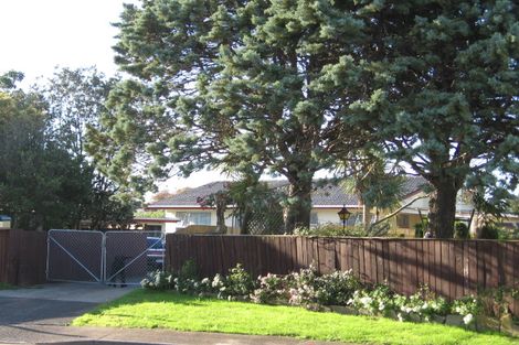 Photo of property in 13 Pesaro Place, Clover Park, Auckland, 2023
