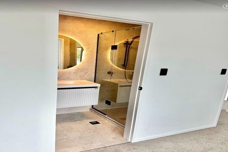 Photo of property in 27d O'donn Avenue, Beach Haven, Auckland, 0626