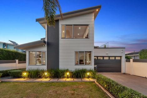 Photo of property in 1/18 Ridge Road, Waiake, Auckland, 0630