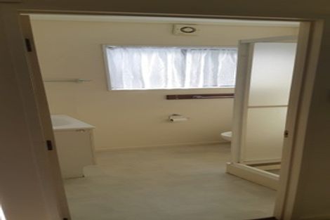 Photo of property in 4229 Great North Road, Glendene, Auckland, 0602