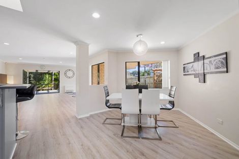 Photo of property in 18 Brittany Drive, Henderson, Auckland, 0612