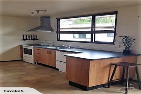 Photo of property in 32 Cemetery Road, Waiuku, 2123