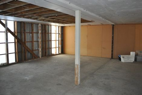 Photo of property in 170 Paraite Road, Paraite, New Plymouth, 4373