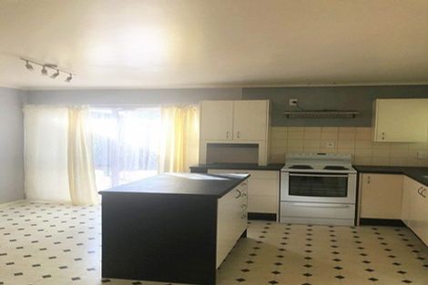 Photo of property in 2 Fairdale Avenue, Red Hill, Papakura, 2110