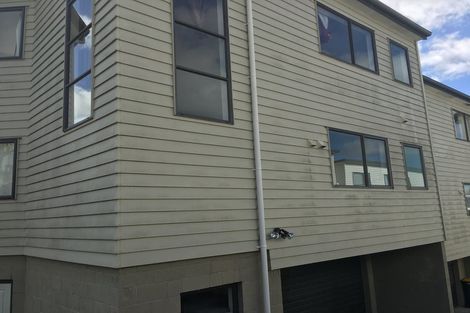 Photo of property in 9 Woodall Place, Totara Vale, Auckland, 0627