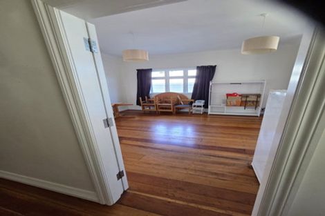 Photo of property in 20 Naughton Terrace, Kilbirnie, Wellington, 6022