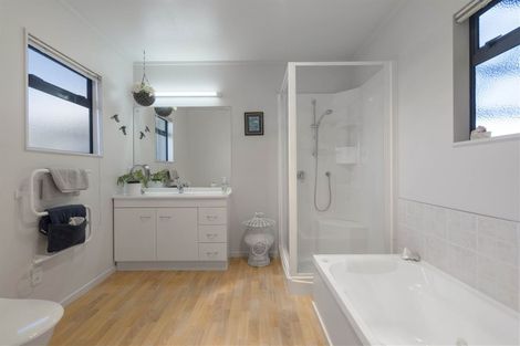 Photo of property in 88 Tauranga Place, Orewa, 0931