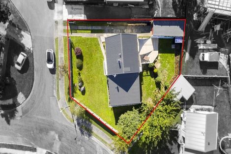 Photo of property in 15 Edelweiss Grove, Timberlea, Upper Hutt, 5018