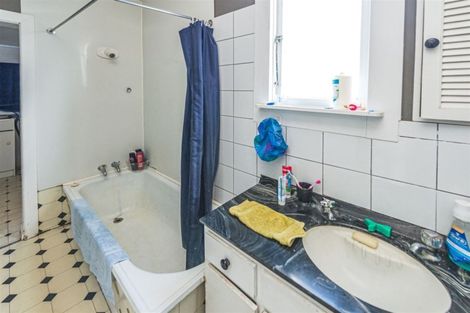 Photo of property in 33 Gibson Street, Aramoho, Whanganui, 4500