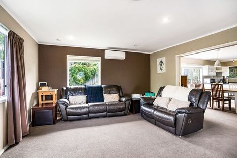 Photo of property in 1/325 Triangle Road, Massey, Auckland, 0614
