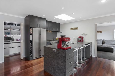 Photo of property in 58 Wood Leigh, Paraparaumu Beach, Paraparaumu, 5032