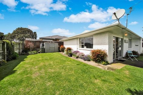 Photo of property in 4/29 Clemow Road, Fitzroy, New Plymouth, 4312