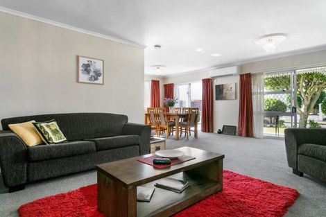 Photo of property in 9 Woodstock Crescent, Leamington, Cambridge, 3432