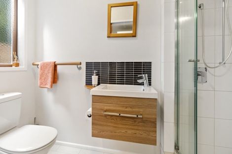 Photo of property in 32 Kotari Road, Days Bay, Lower Hutt, 5013