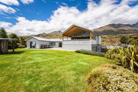 Photo of property in 8 Invincible Drive, Glenorchy, 9372