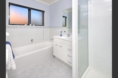 Photo of property in 23 Dairyland Drive, East Tamaki Heights, Auckland, 2016