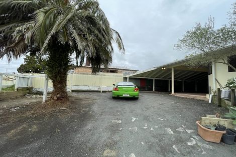 Photo of property in 32a Te Atatu Road, Te Atatu South, Auckland, 0610