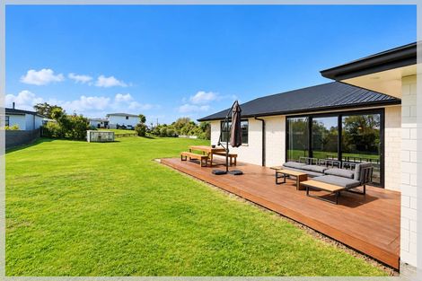 Photo of property in 62a Norbiton Road, Foxton, 4814