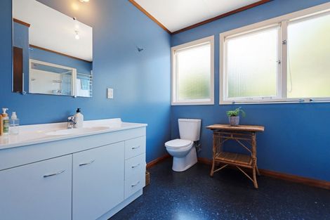 Photo of property in 104 Marine Parade, Paraparaumu Beach, Paraparaumu, 5032