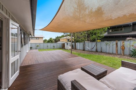 Photo of property in 24 Deodar Place, Totara Heights, Auckland, 2105