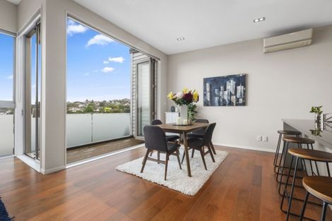 Photo of property in Wilk Heights, 2/8 Wilk Lane, Browns Bay, Auckland, 0630