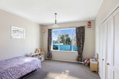 Photo of property in 22 Queen Street, Westport, 7825