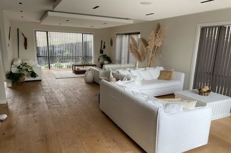 Photo of property in 25 Colliston Rise, Pinehill, Auckland, 0632