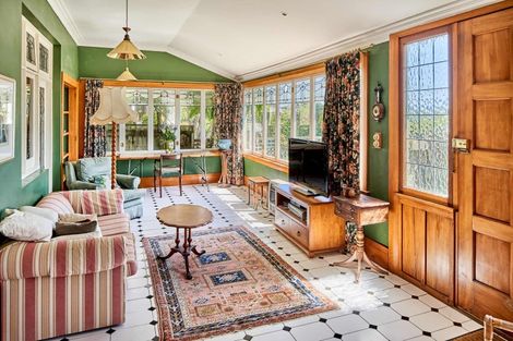 Photo of property in 35 Marine Parade, Eastbourne, Lower Hutt, 5013