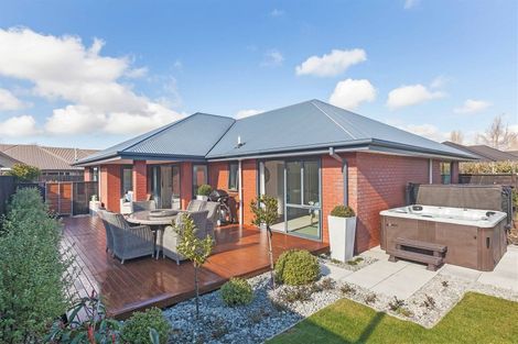 Photo of property in 16 Bayliss Close, Northwood, Christchurch, 8051