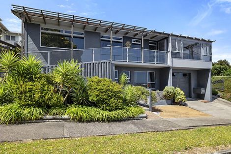 Photo of property in 128 Pendarves Street, New Plymouth, 4312
