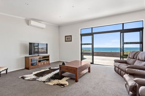 Photo of property in 5 Pukeko Place, Riversdale Beach, Masterton, 5872