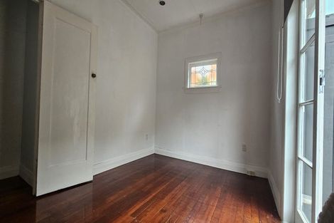 Photo of property in 27 Atkin Avenue, Mission Bay, Auckland, 1071