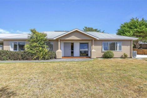 Photo of property in 2 Catlins Glen, Aotea, Porirua, 5024