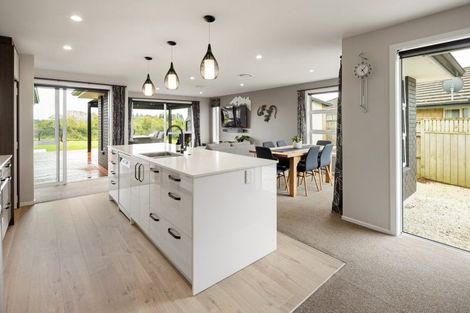 Photo of property in 15 Hyatt Close, Leamington, Cambridge, 3432