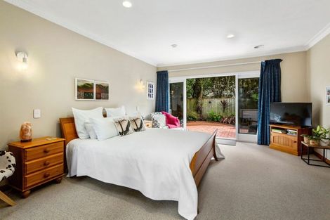 Photo of property in 10 Golf Road, Heretaunga, Upper Hutt, 5018