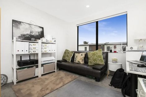 Photo of property in 7 Bloom Crescent, Sunnyvale, Auckland, 0612