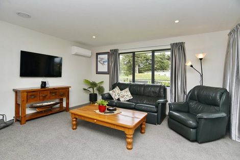 Photo of property in 2 Stratford (pvt) Way, Rangiora, 7400
