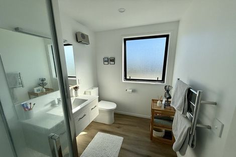 Photo of property in 35 Cessna Crescent, Mangere, Auckland, 2022