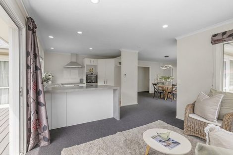 Photo of property in 60 Airlie Road, Plimmerton, Porirua, 5026