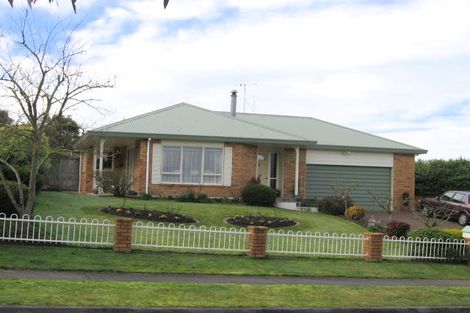 Photo of property in 6 Guernsey Place, Grandview Heights, Hamilton, 3200