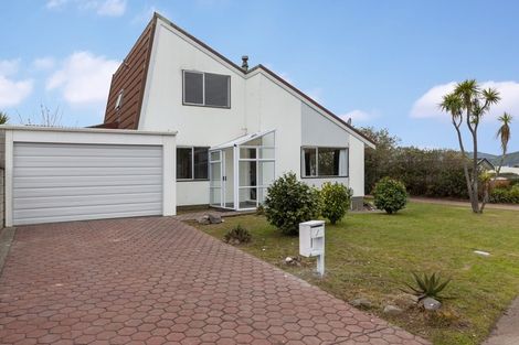 Photo of property in 14 Anaru Street, Raumati Beach, Paraparaumu, 5032