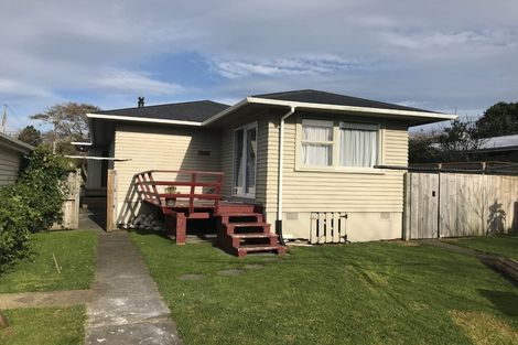 Photo of property in 28 Old South Road, Okato, 4335