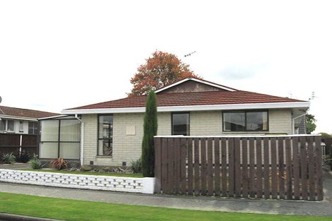 Photo of property in 2/17 Apollo Place, Papanui, Christchurch, 8052