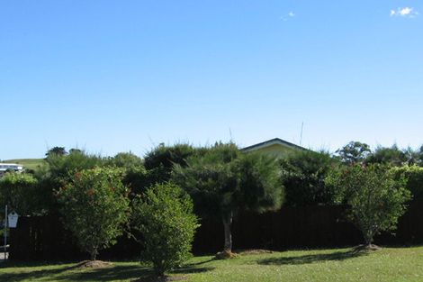 Photo of property in 11 Crosby Road, West Harbour, Auckland, 0618