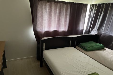 Photo of property in 6 Penlington Place, Karori, Wellington, 6012