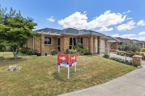 Photo of property in 1 Sovereign Isle Lane, Rototuna, Hamilton, 3210